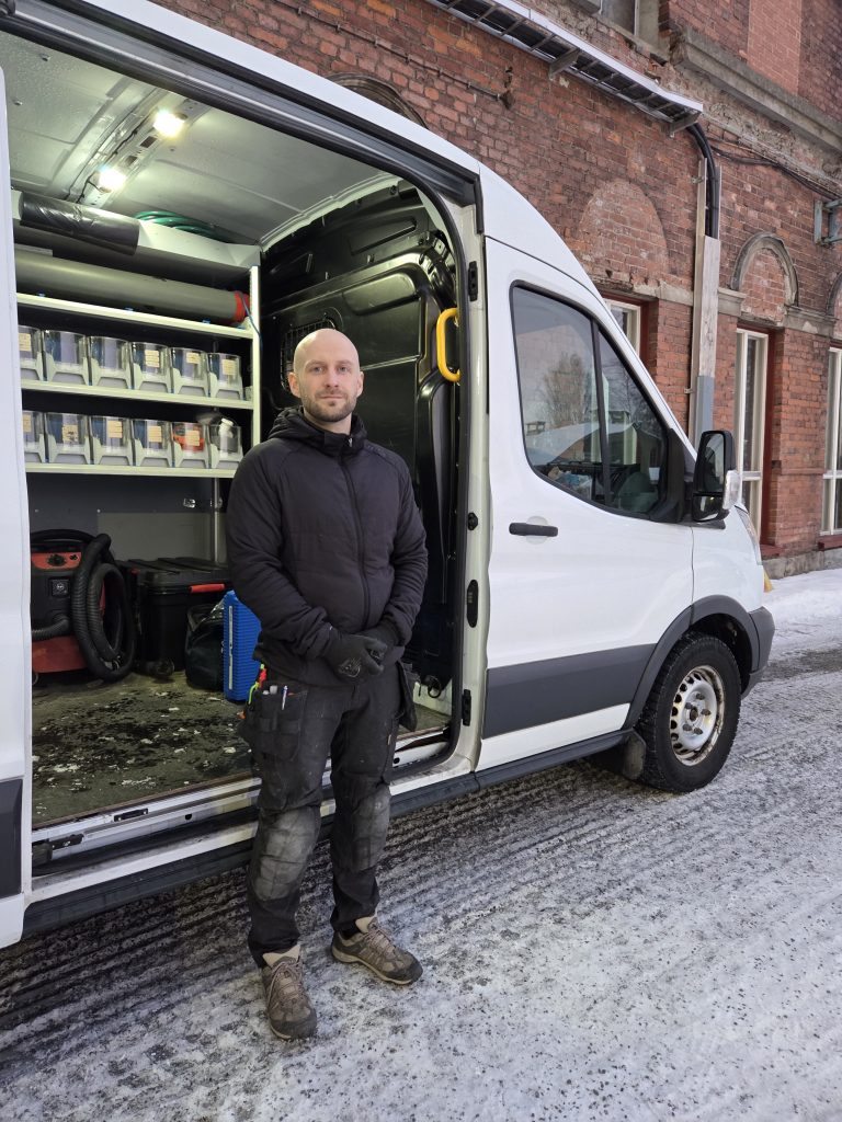 Miksi suihkun veden lämpötila vaihtelee ja milloin LVI-ammattilainen kannattaa kutsua?
